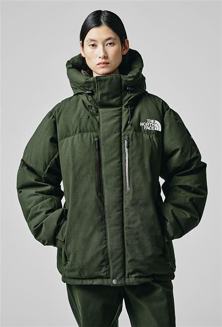 スパイバーはタイでたんぱく質素材を量産。アパレルブランド「ゴールドウイン」に採用された