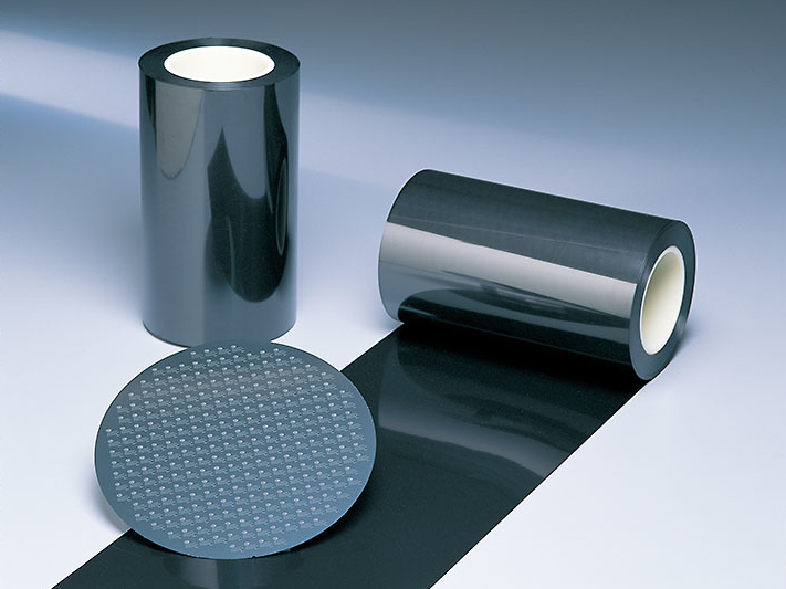 半導体パッケージでチップの裏面保護に使われるＬＣテープはリンテックの独壇場だ