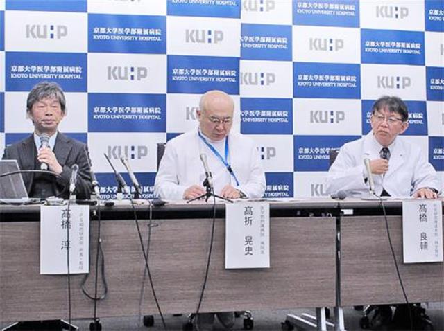 治験で移植細胞の生着とドパミン産生が確認されたと説明する髙橋淳ＣｉＲＡ所長（左）