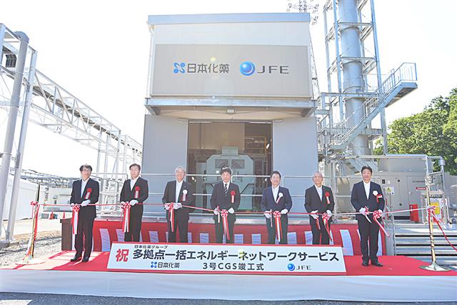 竣工式のテープカット