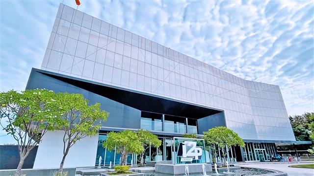 化学企業が多いマプタプット地区に建つｉ２Ｐセンター。本格的な設備で試作品生産まで対応する