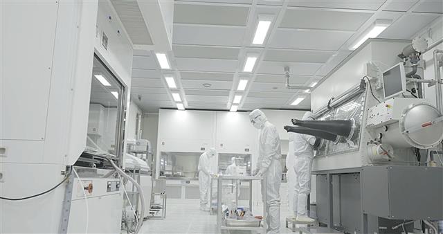 クリーンルーム棟（吹田研究所内）