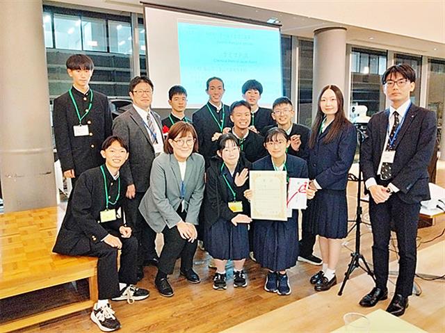 ケミマテ賞を受賞した富山中部高校
