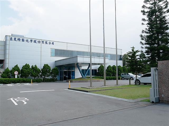 半導体用超純過水の能力増強を検討している