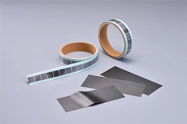 カーボン製の放熱シート（ＴＩＭ）