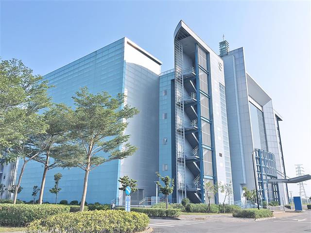 高雄本社（写真）と台北事務所の２拠点体制