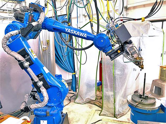 独自の自動肉盛りシステム「肉盛りくん」