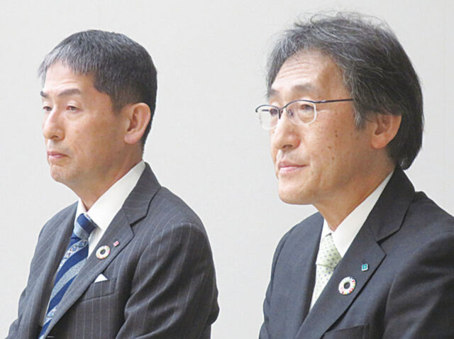 住友化学の水戸社長（左）、住友ファーマの木村社長